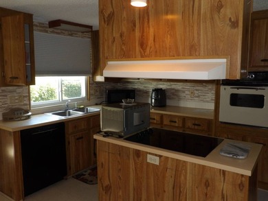 2 BR 2 BA 1248 SQ FT home on a perimeter lot with view of the - photo 30