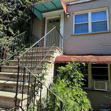 Short sale subject to bank approval. Drive-by only. Cash only - photo 1