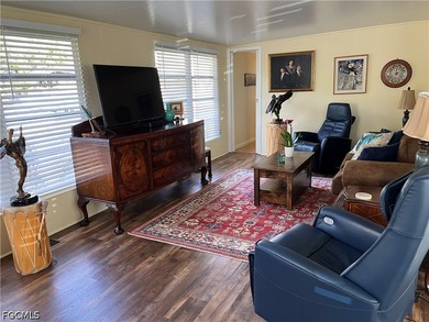 Enjoy luxury living in this pristine 840 s.f. Upgraded home - photo 2