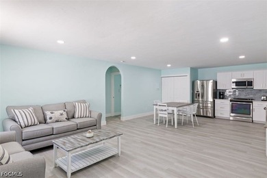 Gorgeous income-producing duplex in the highly coveted downtown - photo 2