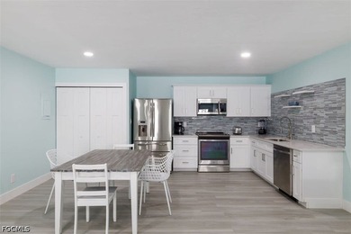 Gorgeous income-producing duplex in the highly coveted downtown - photo 3