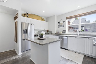 Modern townhome living just steps from the Columbia River - photo 8