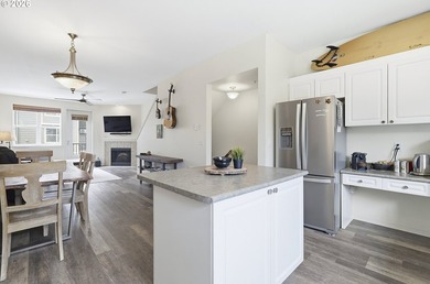 Modern townhome living just steps from the Columbia River - photo 10