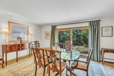 Custom 3 bedroom, 1.5 bath Colonial in the heart of Sayville! - photo 12