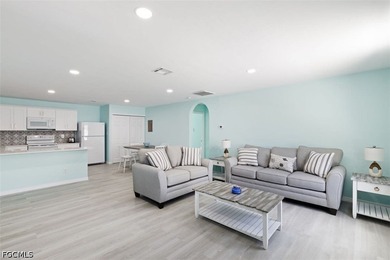 Gorgeous income-producing duplex in the highly coveted downtown - photo 3