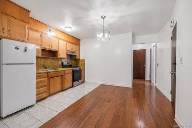 Welcome to this spacious two-family home located in the Edenwald - photo 15