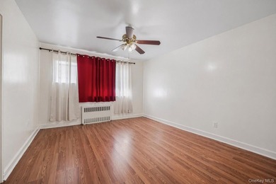 Welcome to this spacious two-family home located in the Edenwald - photo 17