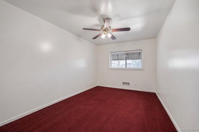Welcome to this spacious two-family home located in the Edenwald - photo 19