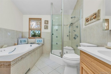 Custom 3 bedroom, 1.5 bath Colonial in the heart of Sayville! - photo 22
