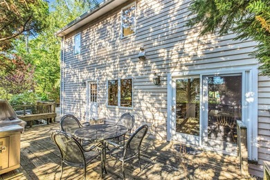 Custom 3 bedroom, 1.5 bath Colonial in the heart of Sayville! - photo 23
