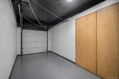 Welcome to this spacious two-family home located in the Edenwald - photo 24