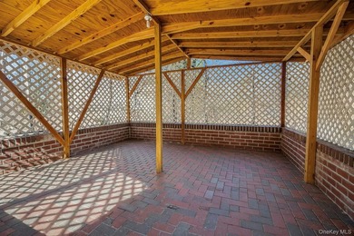 Welcome to this spacious two-family home located in the Edenwald - photo 25
