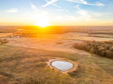 Welcome to the Clearview Ranch, an incredible 635 +/- acre cross - photo 5