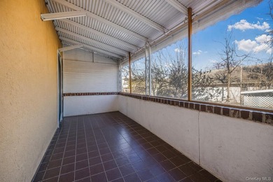 Welcome to this spacious two-family home located in the Edenwald - photo 26