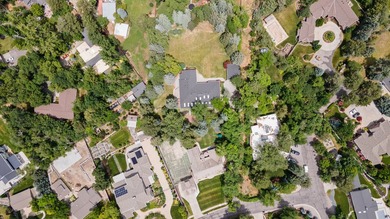 Tucked away behind a private tree-lined drive in one of - photo 31