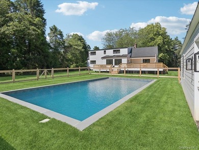 Just completed, this beautifully renovated transitional home is - photo 2