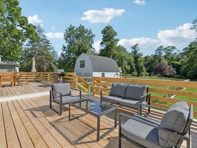 Just completed, this beautifully renovated transitional home is - photo 4