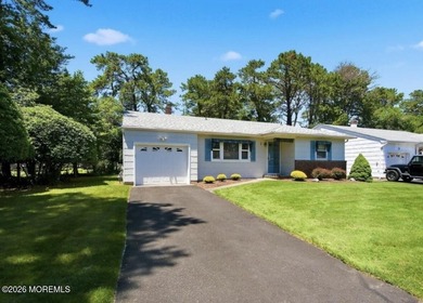 Welcome to this immaculate Glen Ridge model in the highly - photo 1