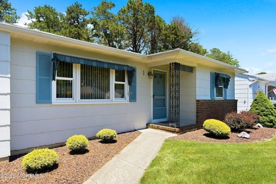 Welcome to this immaculate Glen Ridge model in the highly - photo 2
