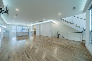 Stunning 4-story contemporary townhome with direct Lake