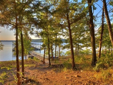 LAKEFRONT LIVING AWAITS! Welcome to your dream lakefront escape - photo 3