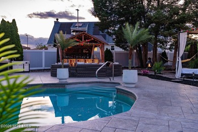 Vacation at home every day in this beautifully renovated 4 bed 2 - photo 3