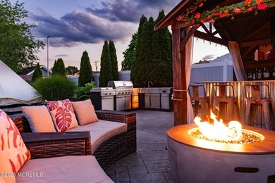 Vacation at home every day in this beautifully renovated 4 bed 2 - photo 4