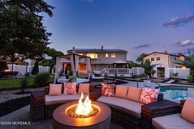 Vacation at home every day in this beautifully renovated 4 bed 2 - photo 5