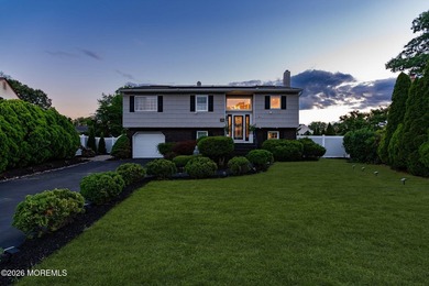 Vacation at home every day in this beautifully renovated 4 bed 2 - photo 8