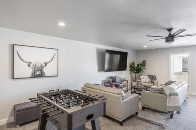 Stunning turn-key Nightly rental approved townhome in the - photo 11