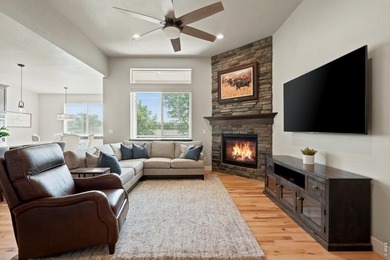Some homes are beautiful. Others just make you feel at peace the - photo 13
