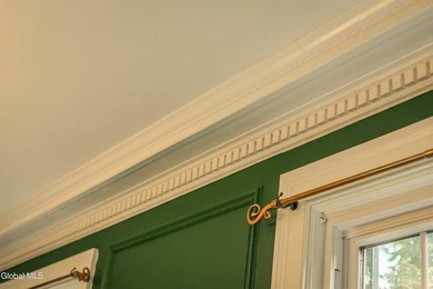 ''Hill House''. Brick mansion with 3-4 BR/2.5BA/2car garage on a - photo 14