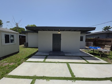 Welcome to this charming 3/2 detached residence in the Progresso - photo 14