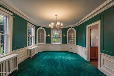 ''Hill House''. Brick mansion with 3-4 BR/2.5BA/2car garage on a - photo 17
