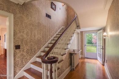 ''Hill House''. Brick mansion with 3-4 BR/2.5BA/2car garage on a - photo 19