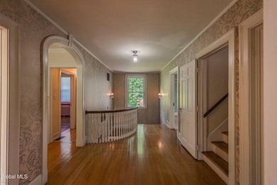 ''Hill House''. Brick mansion with 3-4 BR/2.5BA/2car garage on a - photo 21