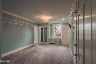 ''Hill House''. Brick mansion with 3-4 BR/2.5BA/2car garage on a - photo 22