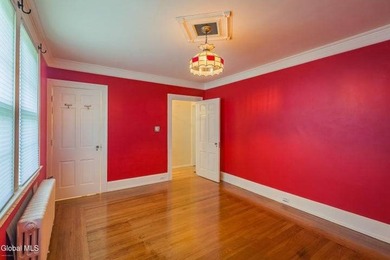 ''Hill House''. Brick mansion with 3-4 BR/2.5BA/2car garage on a - photo 23