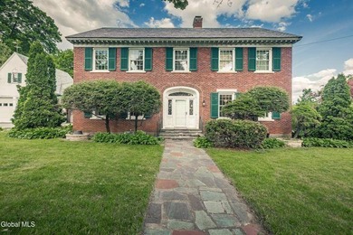 ''Hill House''. Brick mansion with 3-4 BR/2.5BA/2car garage on a - photo 27