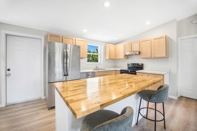 5% assumable interest rate for VA qualified buyers! Experience - photo 7