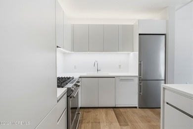 Welcome to this exceptional first floor residence in the heart - photo 7
