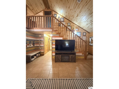 Welcome to the Lake Life. Plenty of room and privacy for you and - photo 5