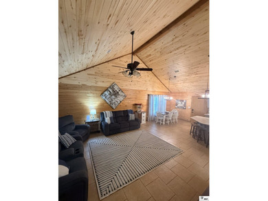 Welcome to the Lake Life. Plenty of room and privacy for you and - photo 6