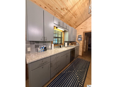 Welcome to the Lake Life. Plenty of room and privacy for you and - photo 8