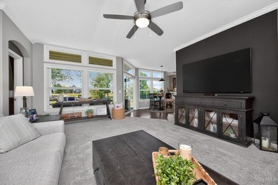 Experience luxury, comfort, & convenience in this stunning - photo 14