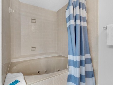Discover the potential of this 3-bedroom, 3-bath condo located - photo 14
