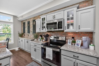 Experience luxury, comfort, & convenience in this stunning - photo 18
