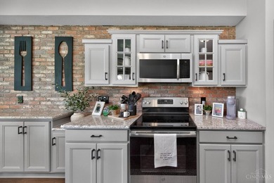 Experience luxury, comfort, & convenience in this stunning - photo 20