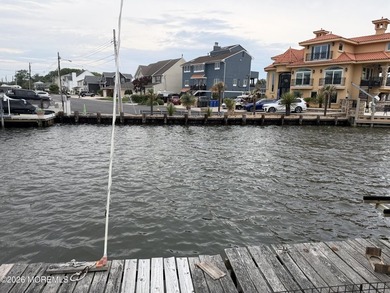 Waterfront Opportunity -- Minutes to the OPEN BAY! 3 Bed - 1 - photo 1
