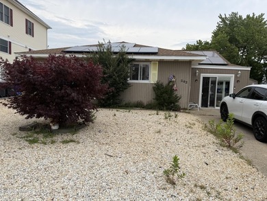 Waterfront Opportunity -- Minutes to the OPEN BAY! 3 Bed - 1 - photo 2